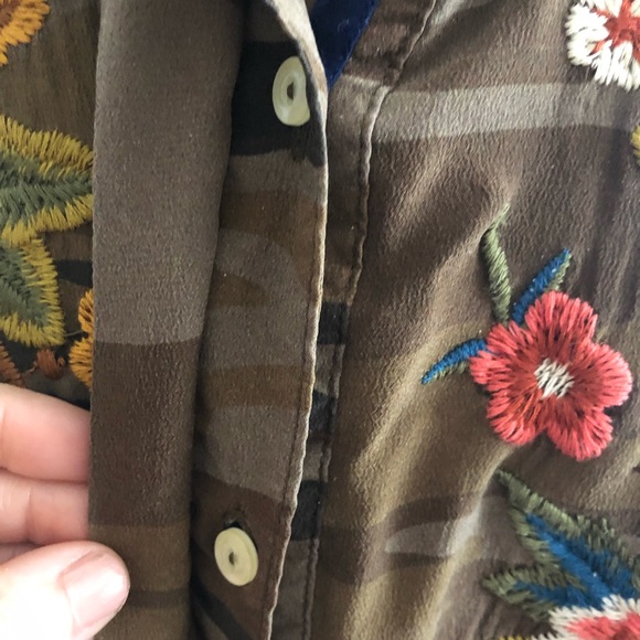 Johnny Was 100% Silk Blouse Size Small - Picture 5 of 11